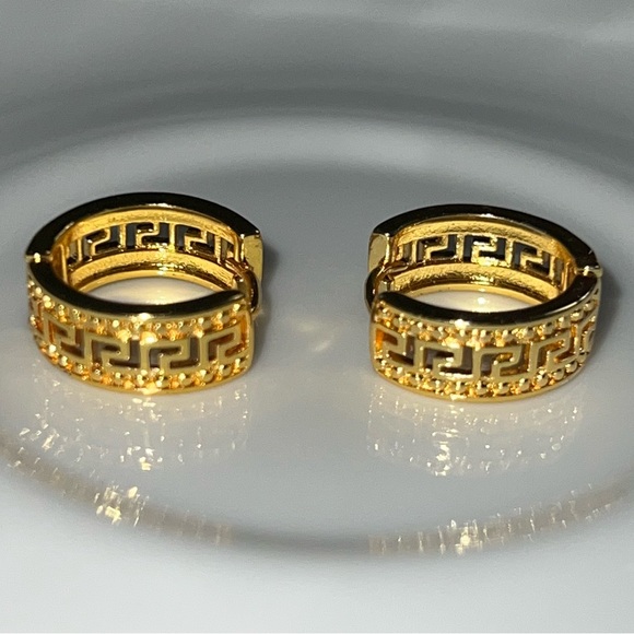 Dubai Gold-Toned Earrings - Picture 1 of 3